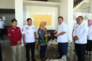 Gubernur Arinal Djunaidi Serahkan Bantuan Bagi PKH, TKSK, dan Tagana, Pordam