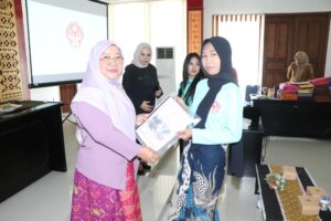 Lomba Guru Bahasa Lampung Tingkat Provinsi Upaya Peningkatan Profesionalisme dan Pelestarian Budaya
