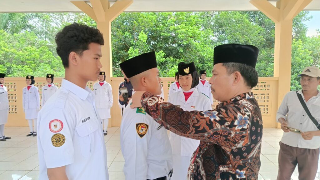 Kukuhkan Paskibraka Tingkat Kecamatan! Camat: Kalian Putra Putri Terbaik