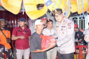 Polres Lampung Barat Salurkan Bantuan Sembako untuk Korban Banjir Suoh