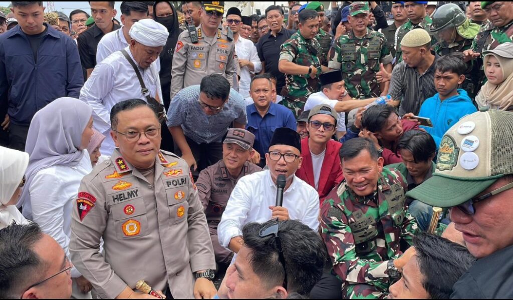 Gubernur Mirza Duduk Bersama Massa Aksi, Unjuk Rasa Damai dan Kondusif ‎