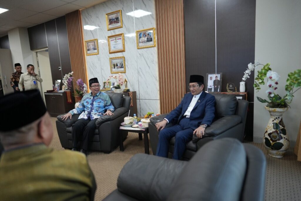 Menteri Agama Paling Konsisten dengan Citra Positif dari Publik