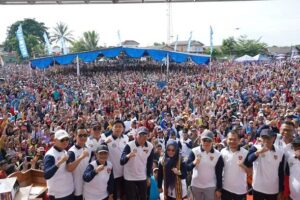 Ribuan Masyarakat Mesuji Ikuti Jalan Sehat Bersama Gubernur Lampung, Peringati HUT ke-17 Kabupaten Mesuji