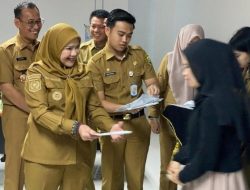 Walikota Eva Dwiana Bantu 69 Warga Terkena Musibah Puting Beliung