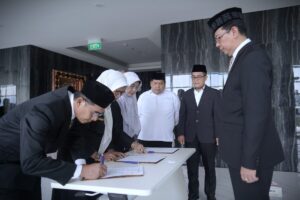 Rektor UIN RIL Lantik Tiga Pejabat Eselon III