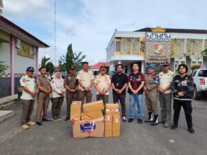 Kolaborasi PolPP Lampura Dan Bea Cukai Tindak Ratusan Slop Rokok Ilegal Di Toko!