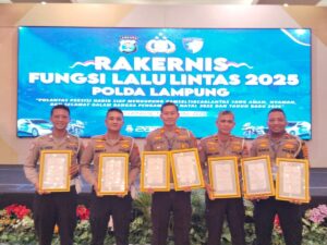 Tak Tanggung – Tanggung 7 Sekaligus Penghargaan Di Boyong Satlantas Polres Lampura Dalam Rakernis 2025