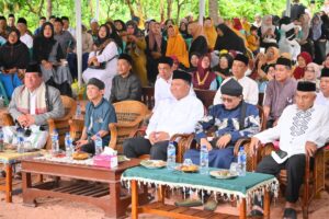 Wabup Anton Hadiri Peringatan Isra Mi’raj Di Ponpes Al Wujudi, Dihadiri Ribuan Jamaah