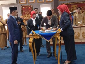 Wakil Bupati Romli Lantik Pejabat Eselon II , Sekda Dan Dua Kepala OPD