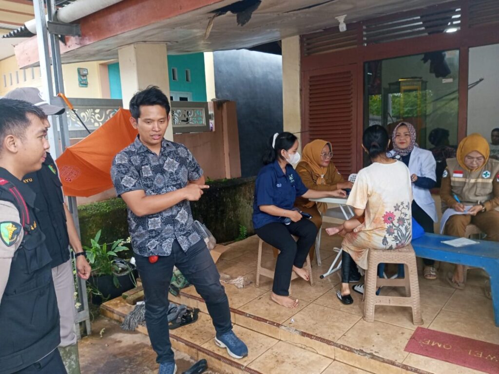 Klinik Prabu Alam Baksos Kesehatan gratis untuk Korban Banjir