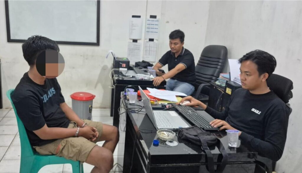 Seorang Pria Ditangkap Oleh Polres Lampung Utara Disertai Dengan Puluhan Paket Sabu