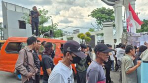 Sidang Pembuktian Dendi Ramadhona Cs Disorot, LSMB Turun Kejalan Desak Kejati Bongkar Tuntas Skandal SPAM Pesawaran