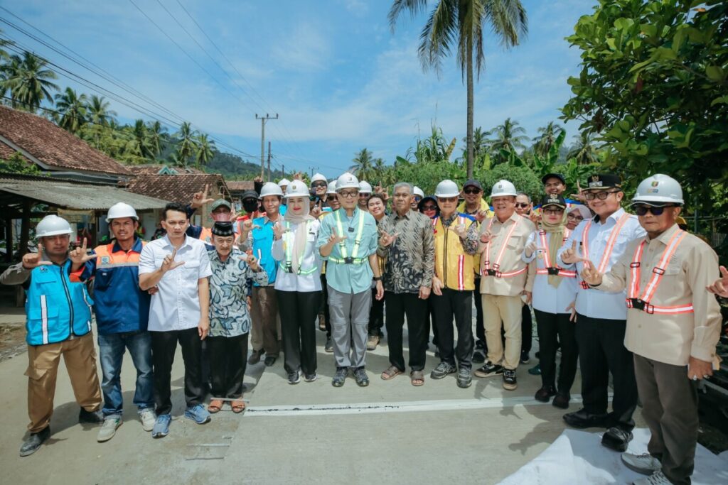 Dorong Akses Menuju Destinasi Wisata, Gubernur Mirza Percepat Perbaikan Jalan Padang Cermin–Teluk Kiluan