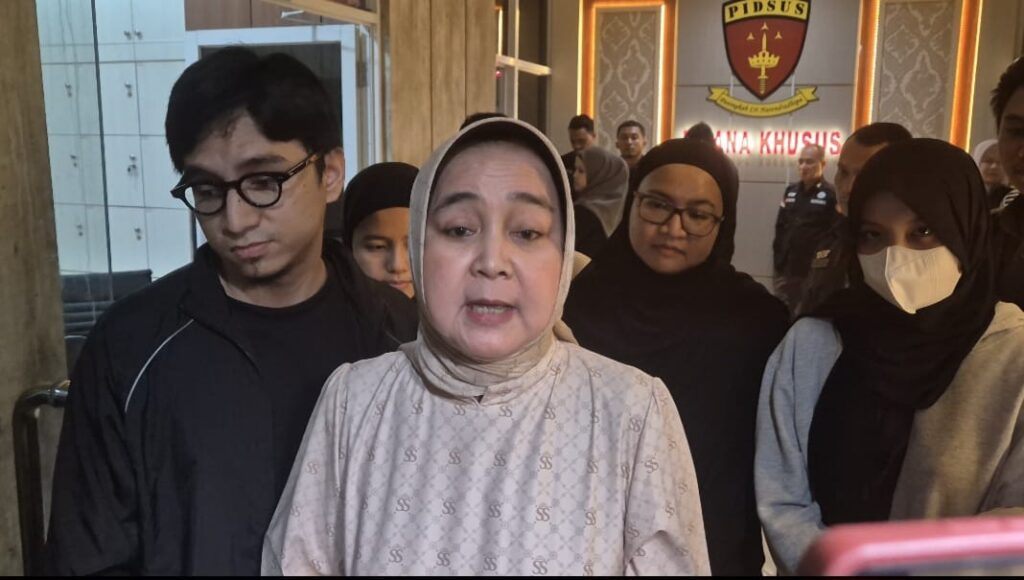 Istri Eks Gubernur Lampung “Kami Tidak Tunduk” Keluarga Siap Pasang Badan, Minta Pembuktian Dipengadilan