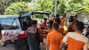 Jenazah Bunga Rosana Tiba di Rumah Duka, Korban Hanyut di Wira Garden Ditemukan di Muara Pulau Pasaran