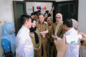 Wagub Jihan Nurlela Dampingi Wamenkes Benjamin Paulus Octavianus dan Wamendagri Akhmad Wiyagus Tinjau Fasilitas Pelayanan Kesehatan