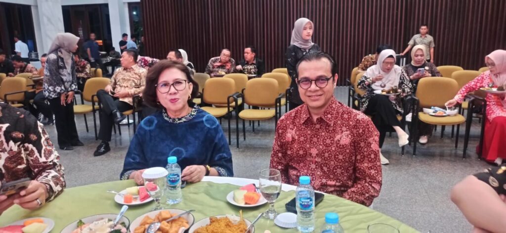 Kunjungan Rektor UGM dan Kagama, Gubernur Mirza Minta Jangan Pulang Dulu Sebelum Nyeruwit