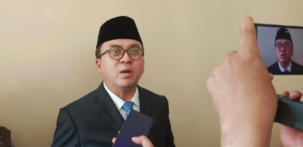 “Saya Minta Maaf,” Henri Dunan Akui Ikut Selter Luar Daerah