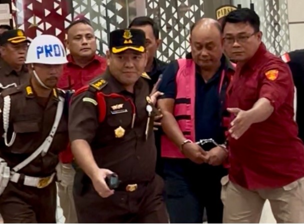 Dadan Hindayana Berompi Tahanan Kejagung, Tak Lama Setelah Dicopot dari Jabatan Kepala BGN