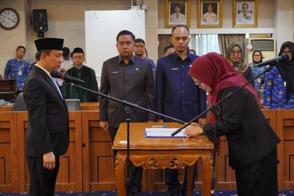Sekdaprov Marindo Lantik 13 Pejabat Administrator Pemprov Lampung